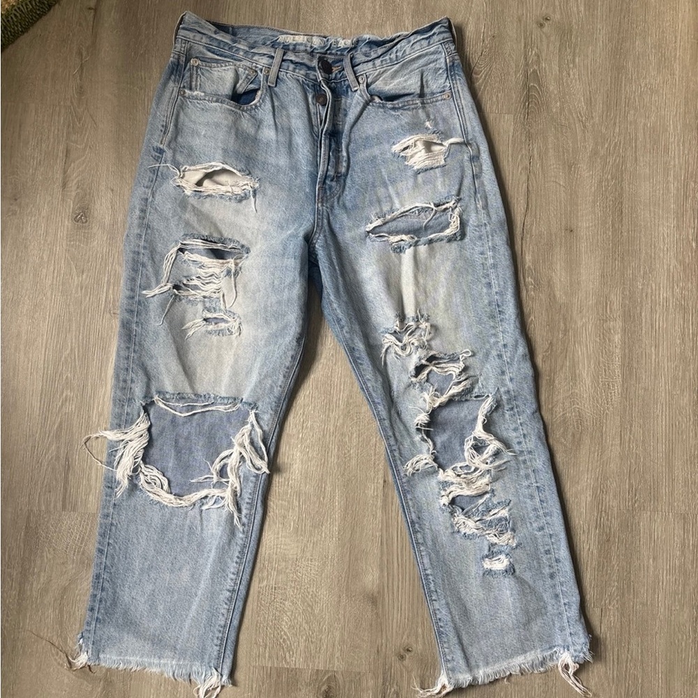 American Eagles 90s Boyfriend Ripped Jeans sz 6 short